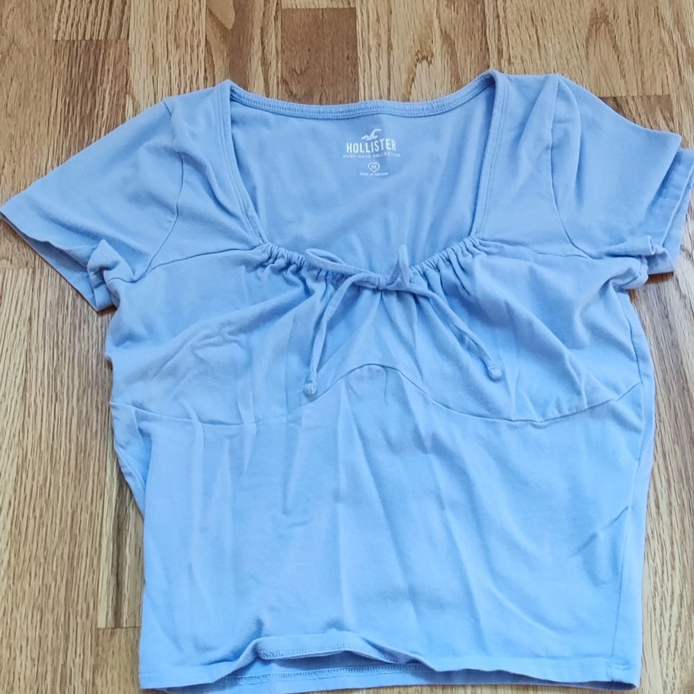 Hollister top